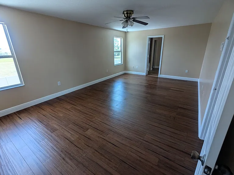 1628 Strathmore Cir — Photo 30