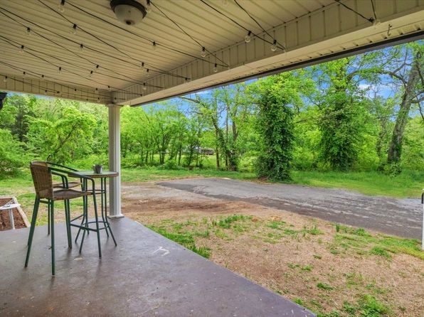 419 E Commerce St, Waverly, TN 37185