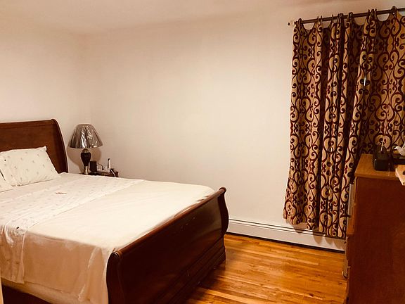 3rd image of 263B Siegel St #2