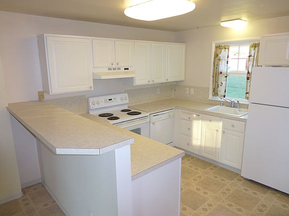 Updated kitchen w counter open to living room