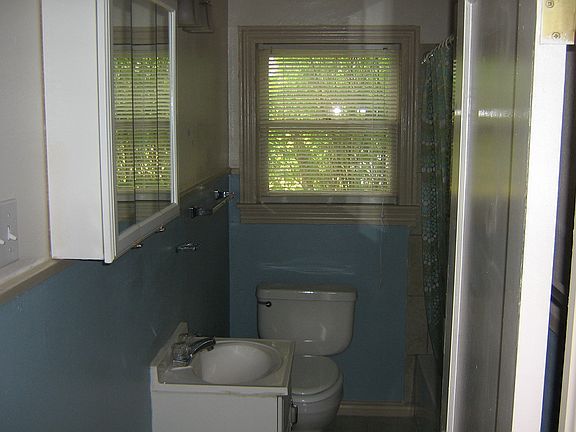5th image of 2501 Sarita St