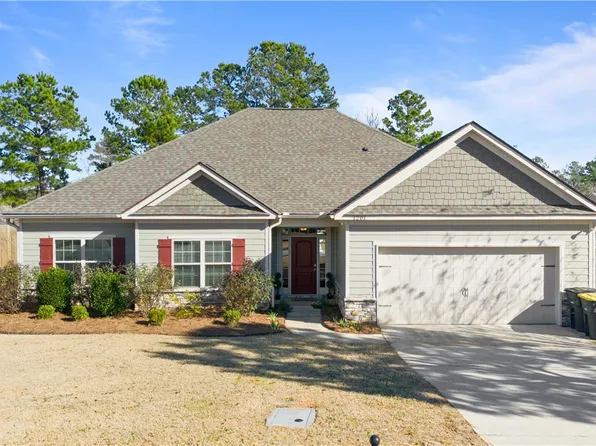 1201 Catherine Dr, Opelika, AL 36801