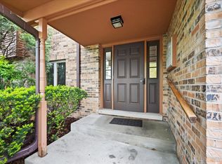 963 West Ct APT E, Naperville, IL