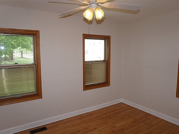 5th image of 5029 Illinois St