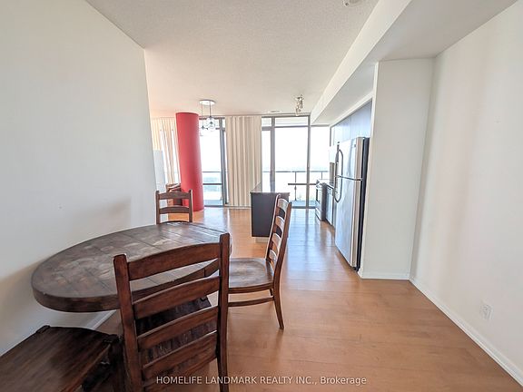 5th image of 832 Bay St #3310