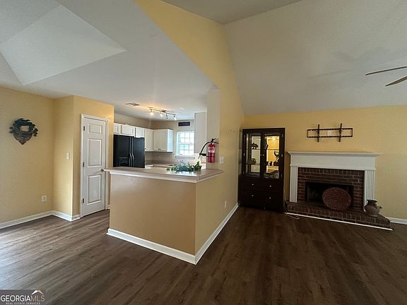 5th image of 1943 Oakbluff Dr