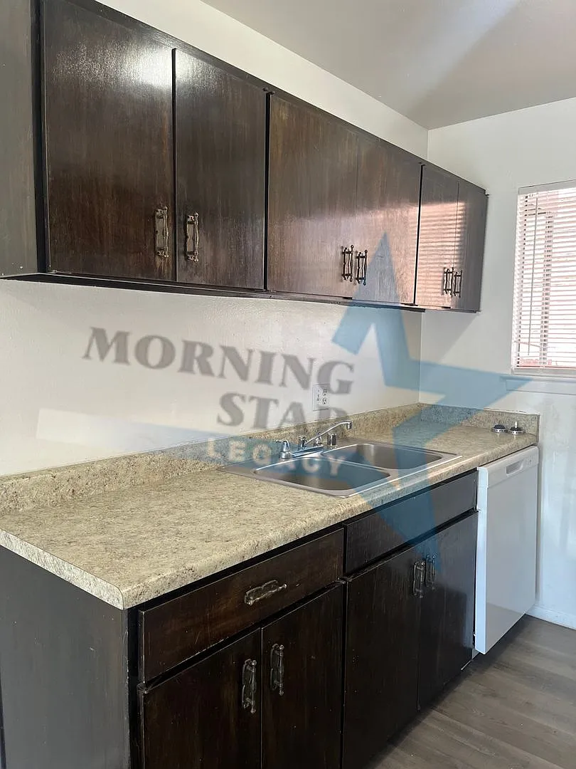 Puerta Del Sol Apartments — Photo 4