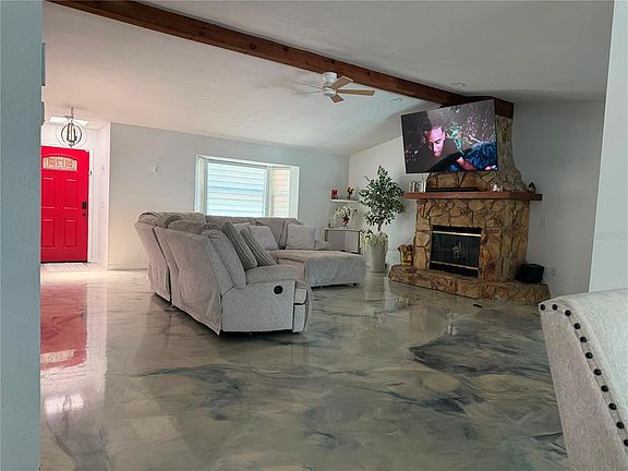 4th image of 325 GULFPORT LANE