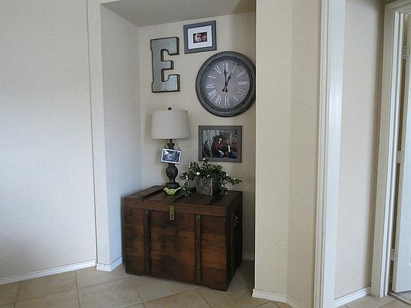 Decorative inset in living
