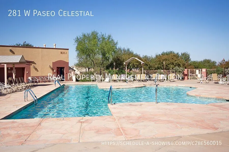 Welcome home to this 3-bedroom 2.5 Bath in Rancho Sahuarita! — Photo 3