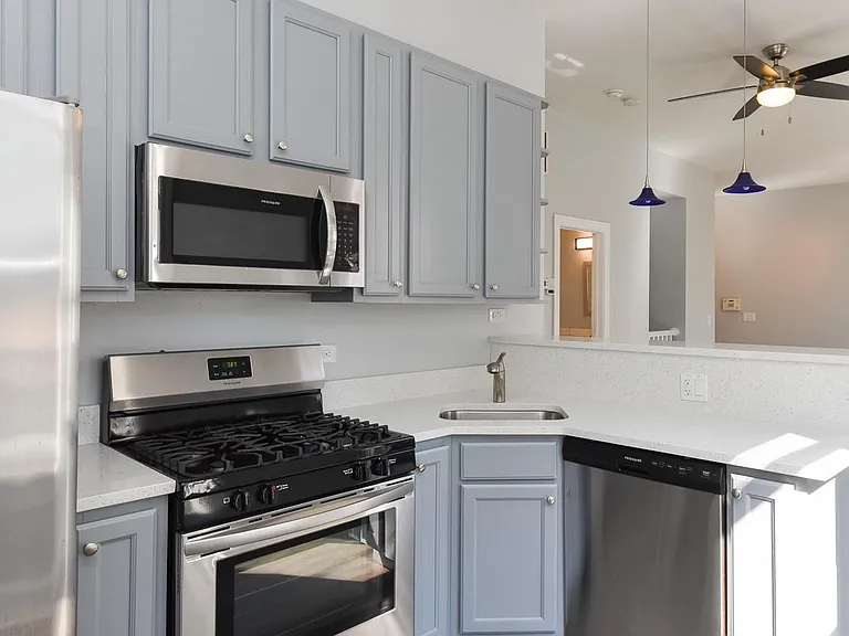 1713 W Julian St #1R — Photo 11