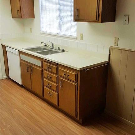 2nd image of 708 Carpenter Dr