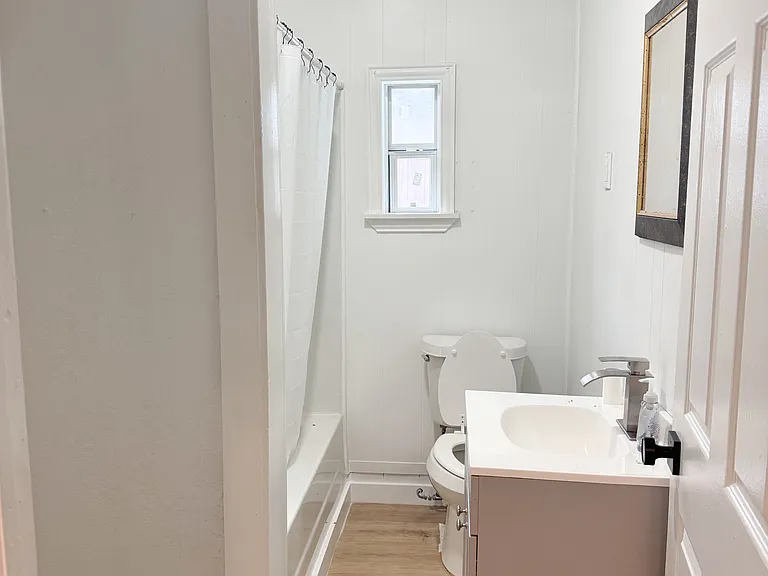 2385 Poplar St — Photo 8