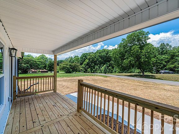 2nd image of 2059 Bailey Dr