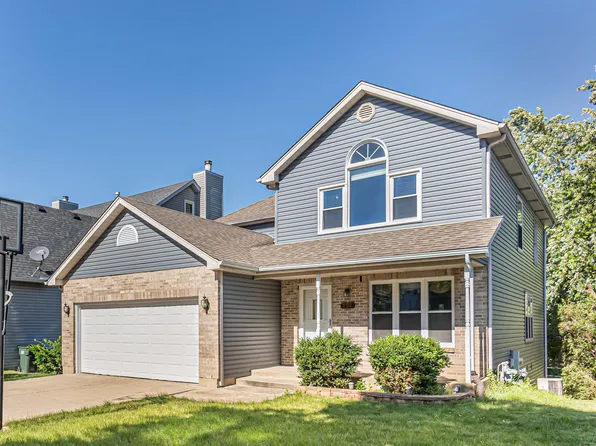 151 Spring Ave, Glen Ellyn, IL 60137