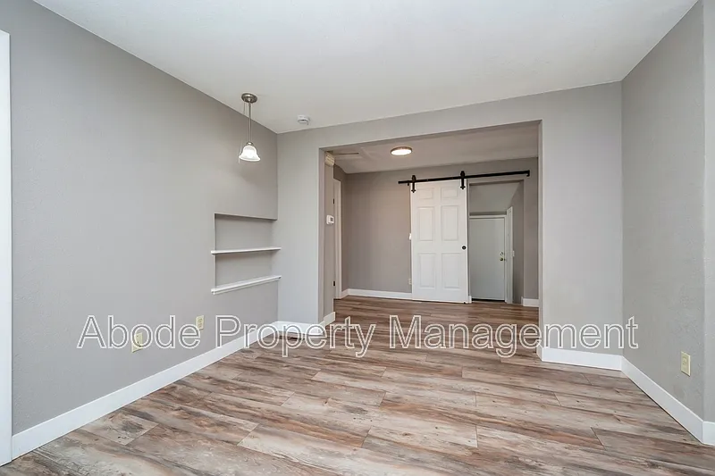 2 bed, 1.0 bath, $2,100 — Photo 3