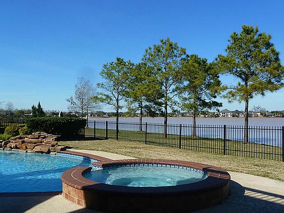 2nd image of 3823 Lakeridge Canyon Dr