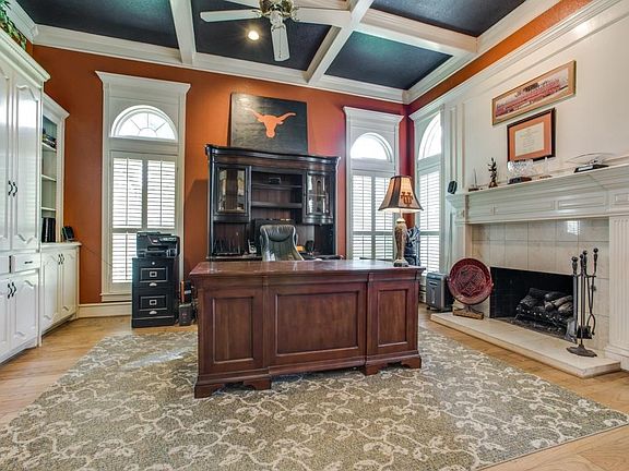 5th image of 220 Fawn Hollow Dr