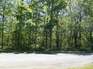 Collister Dr, Nescopeck, PA 18635