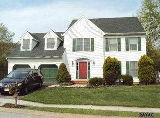 1715 Deamerlyn Dr, York, PA 17406