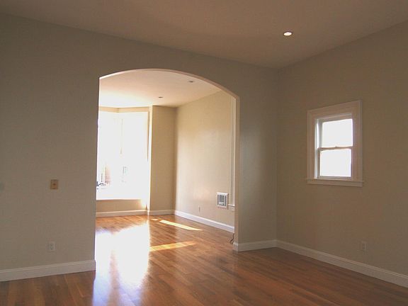 2nd image of 2555 Sacramento St APT C
