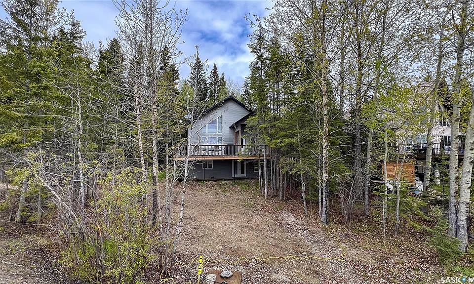 1st image of 4 Aspen Cres