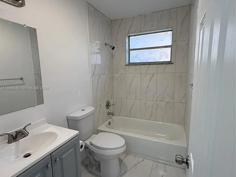 6071 SW 33rd St #4 — Photo 9