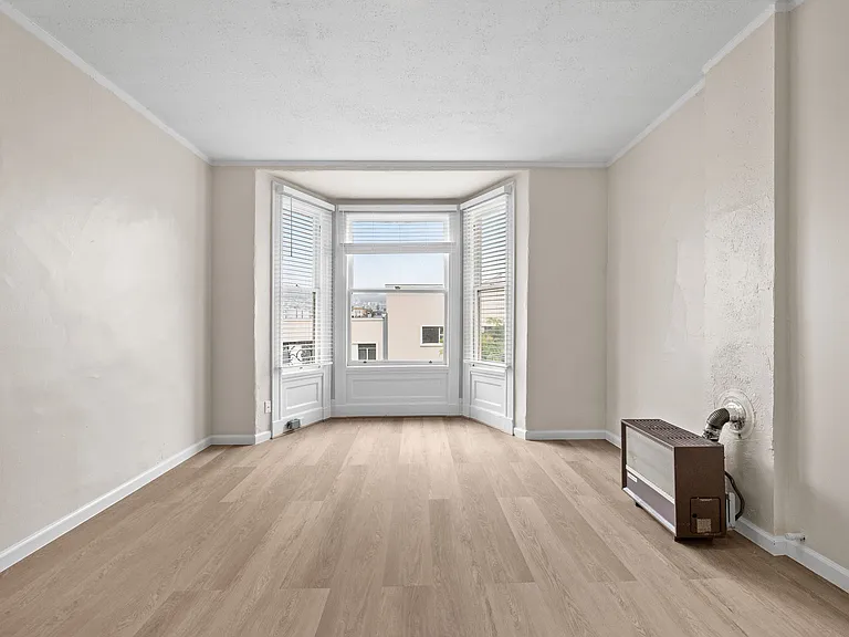 2023 Folsom — Photo 2