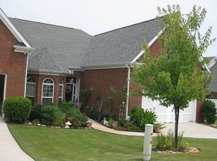 5530 Villa Lake Ct, Suwanee, GA 30024