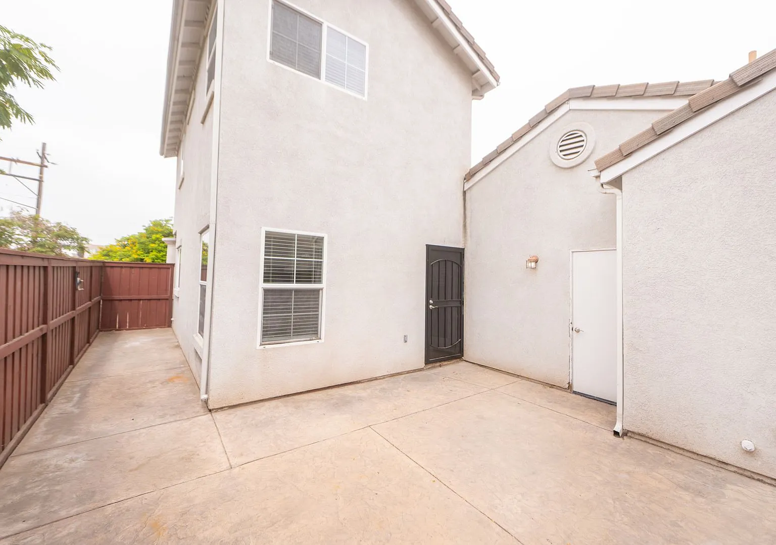 Amazing 3BR/2.5BA single family home! $3495/month — Photo 4
