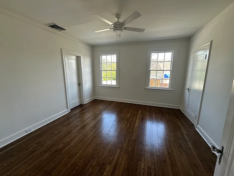 6423 S Claiborne Ave — Photo 23