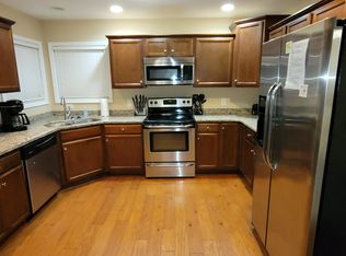100 Grangers Ct, Sneads Ferry, NC 28460