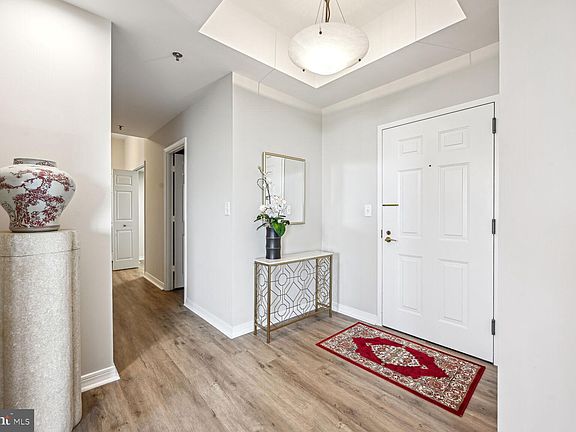 2nd image of 5809 Nicholson Ln Penthouse 1609