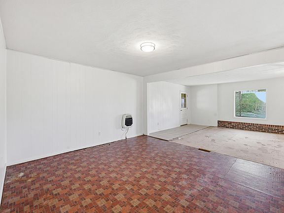 5th image of 30 Halls Ln