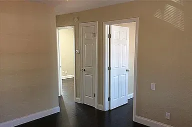 Building Photo - 1501 Catherine Simmons Ave #3
