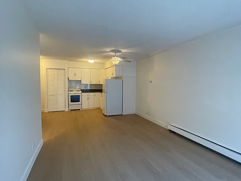 2228 Franklin St #208 — Photo 2