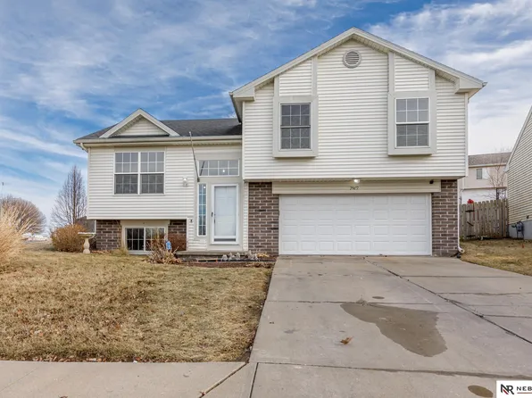 7907 Vernon Ave, Omaha, NE 68134