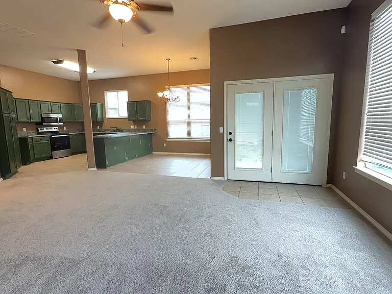 10100 Shadowview Dr — Photo 11