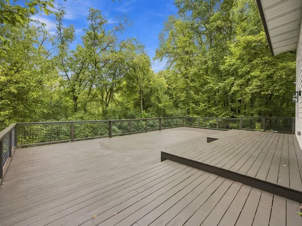 10280 Amsden Way, Eden Prairie, MN 55347