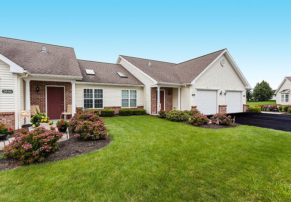 Villas of Victor and Regency Townhomes 2000 W Pebbleview Dr Victor NY