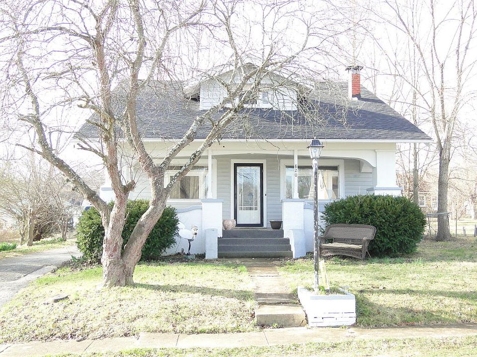 1st image of 820 W Leyda St
