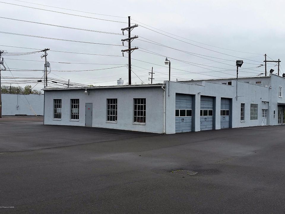 2nd image of 1243 E Front St