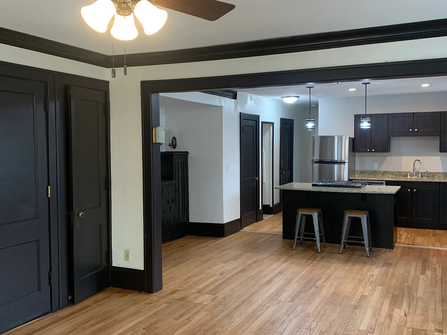 2 bed, 1100 sqft, $1,694 — Photo 3