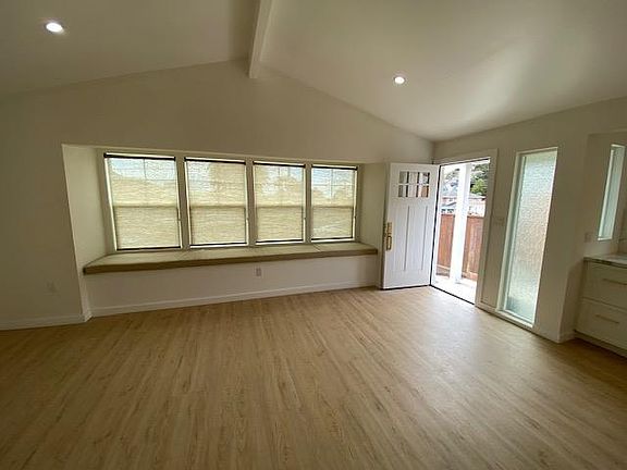 4th image of 87 Irving St