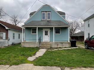 211 Elm St, Campus, IL 60920
