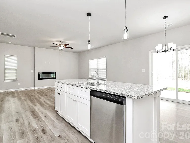 8208 Stonemere Ln — Photo 10
