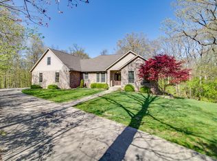 552 Grafton Hills Dr, Grafton, IL 62037
