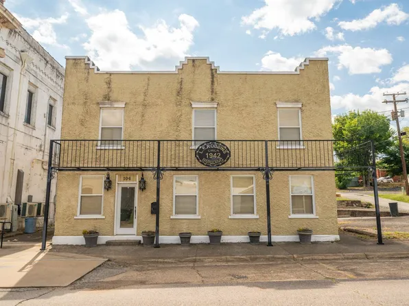 104 N 3rd St, Heber Springs, AR 72543