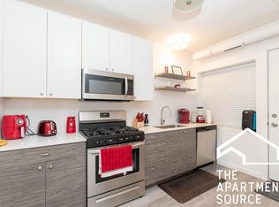 1708 W Glenlake Ave #2, Chicago, IL 60660