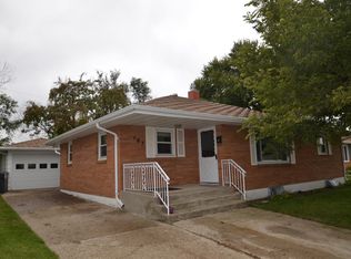 107 11th St NW, Mandan, ND 58554